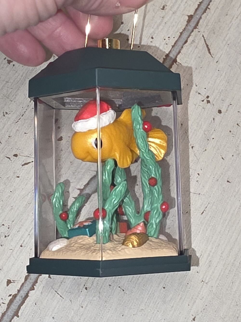 Vintage 1995 Hallmark Holiday Swim Light Up Aquarium Ornament Fish Christmas